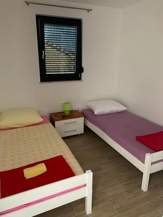 Apartmani Bella Vista Njivice 0*,  Croazia