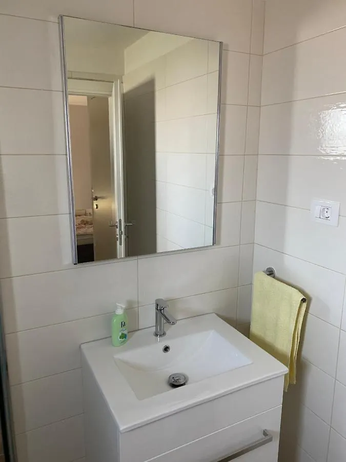 Apartmani Bella Vista Njivice Affittacamere