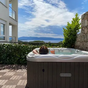Luxury Luna Apartment